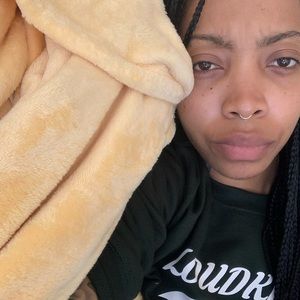 Meet your Posher, Maela